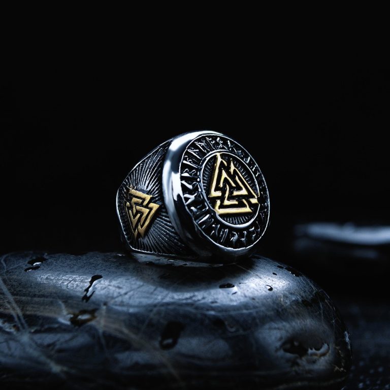 Bague viking nordique Valknut cernée de runes