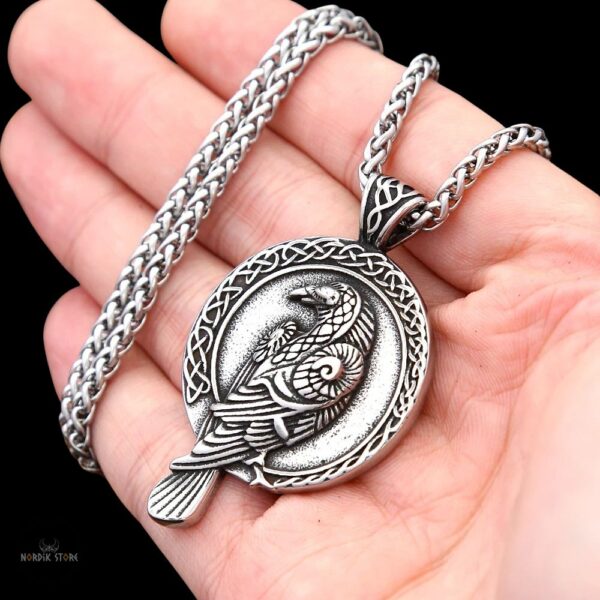 amulette collier viking du corbeau d'Odin Hugin en acier , cadeau homme et femme