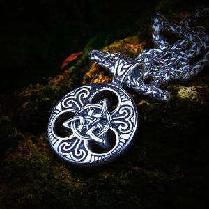 collier celtique Triquetra sacré