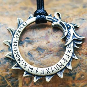 Collier runique serpent des mers Ouroboros bronze noir