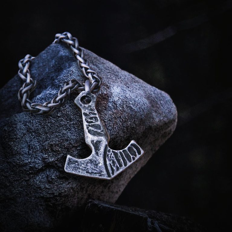 Collier viking le marteau de Thor Mjolnir nordique