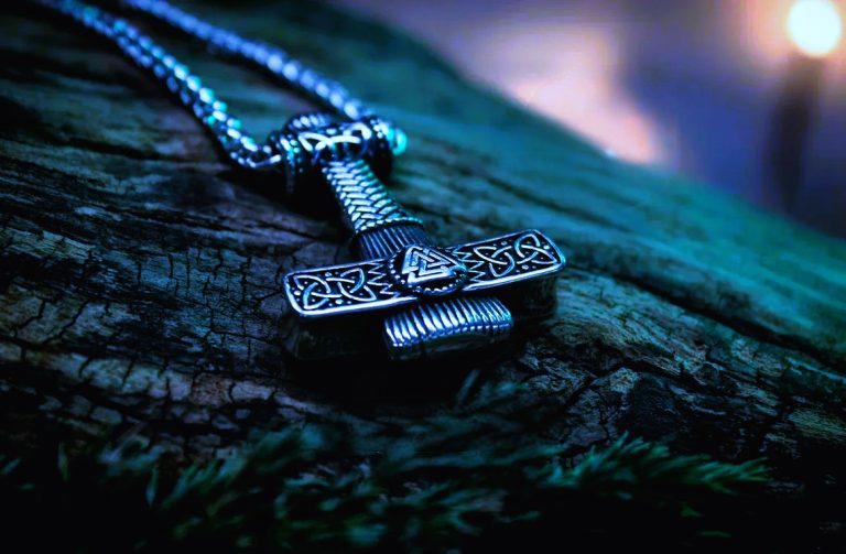 Collier viking tonnerre de Thor