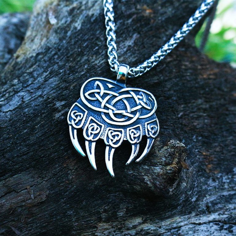 Collier viking griffes d’ours Triquetra