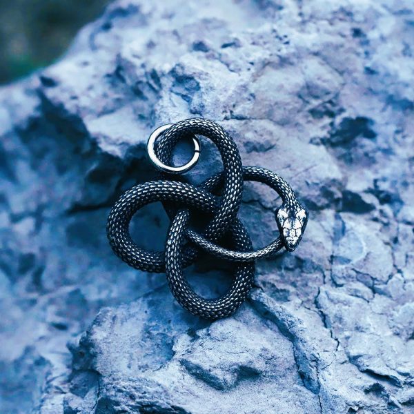 Amulette collier pendentif serpent noeud celtique