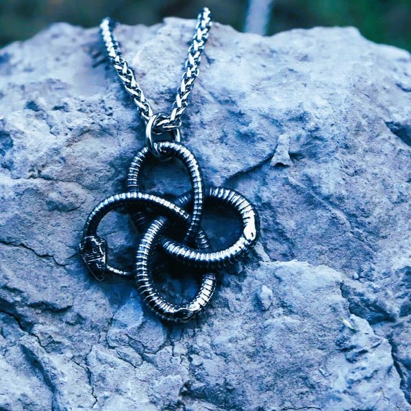 Amulette collier serpent noeud celtique