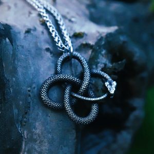Amulette serpent noeud celtique