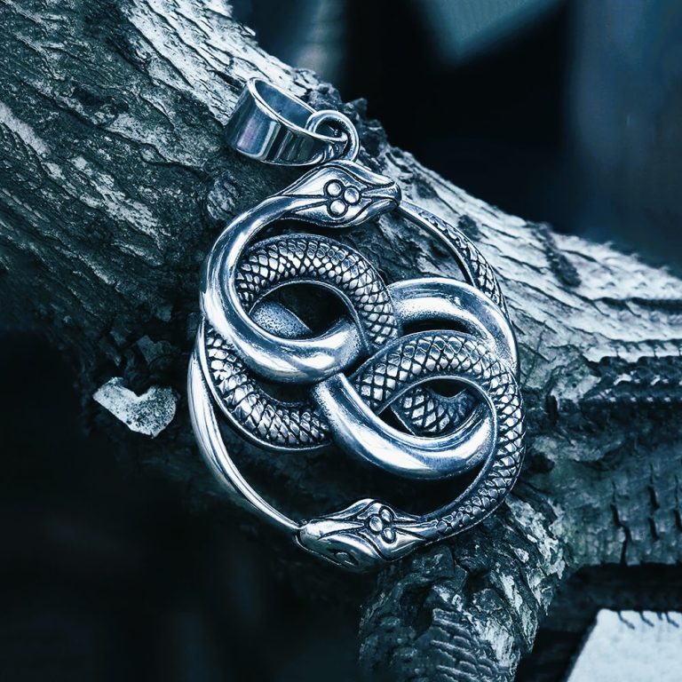 Collier viking cercle serpents