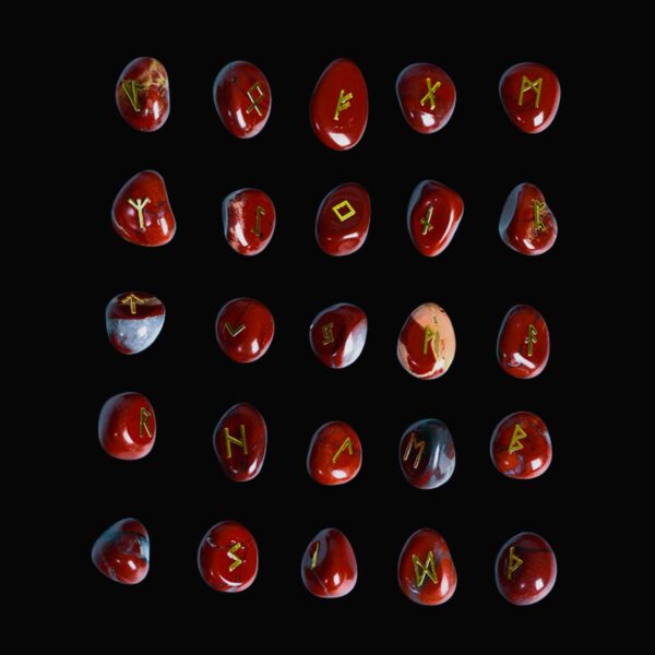 Les 24 runes vikings Futhark jaspe rouge