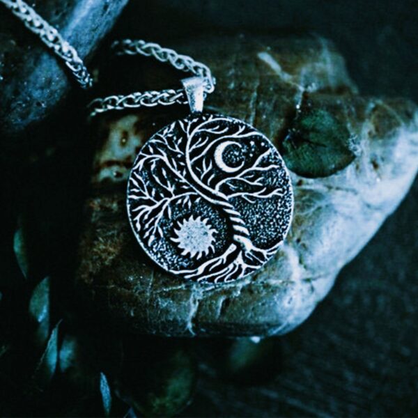 Amulette viking arbre de vie céleste Yggdrasil, Sol et Mani