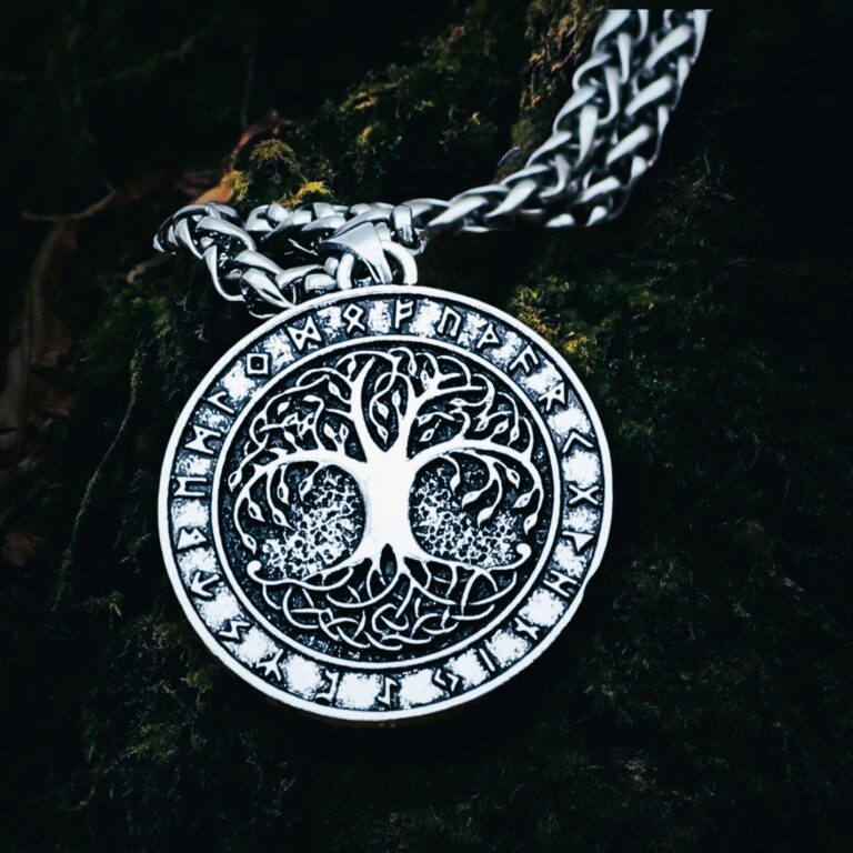 Collier Yggdrasil, arbre de vie sacré viking