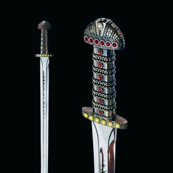 Épée Viking du Jarl et du roi Ragnar Lothbrok forgée en acier trempé