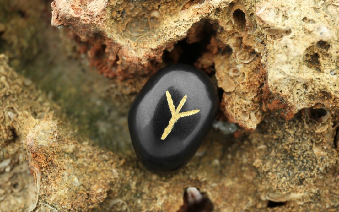 Rune Algiz (ᛉ) – Symbole de Protection et de Connexion Spirituelle