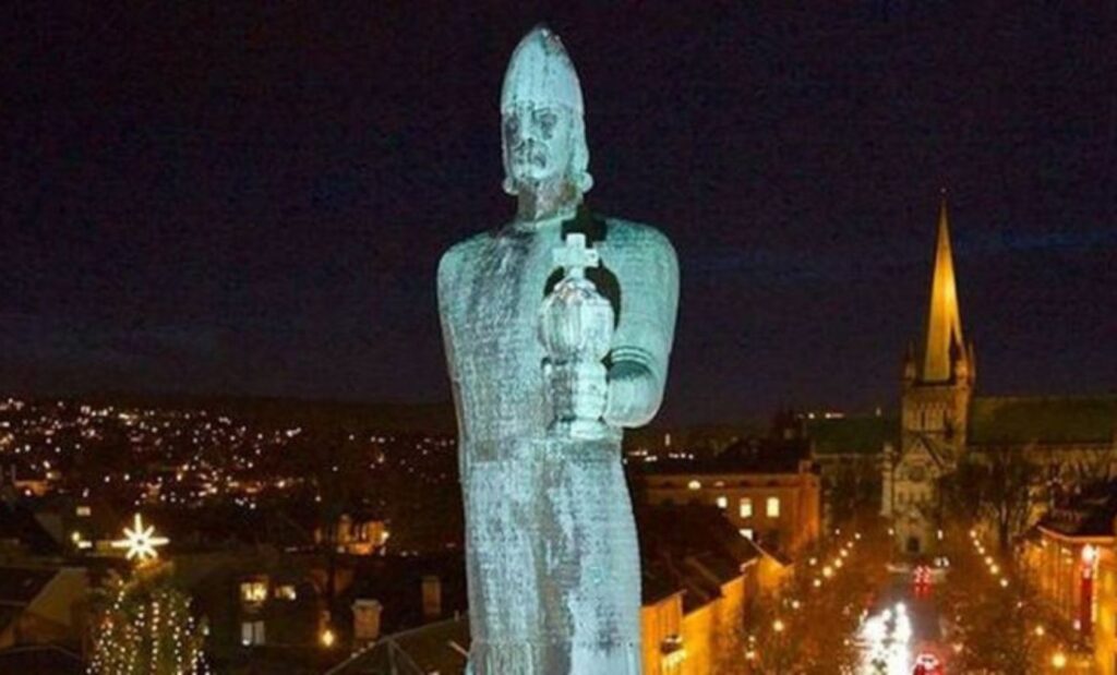 Statue du roi viking Olaf Tryggvason à Trondheim en Norvège