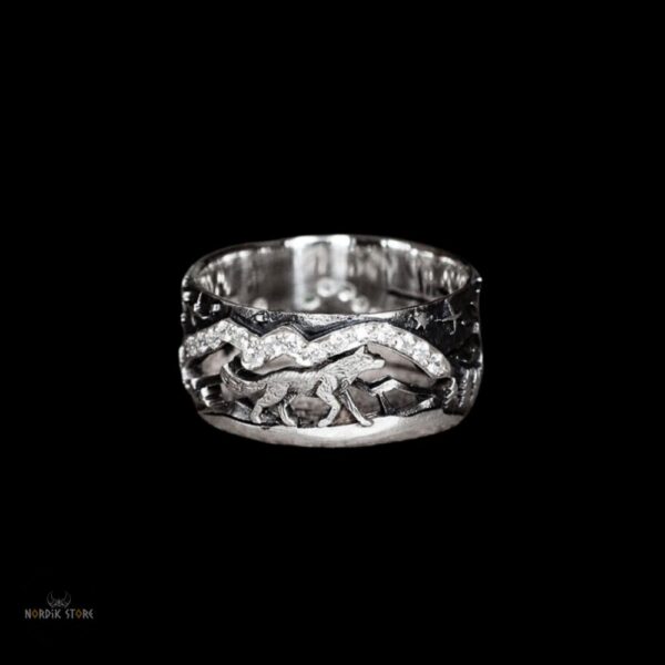 Bague viking la louve des bois en cuivre, acier et diamant, cadeau femme pour fêtes