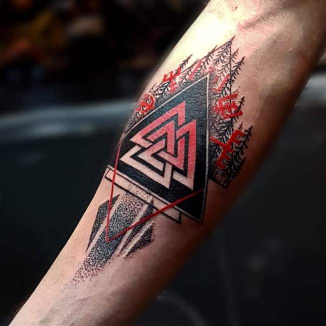 Tatouage Valknut bras