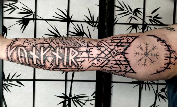 Tatouages runes vikings