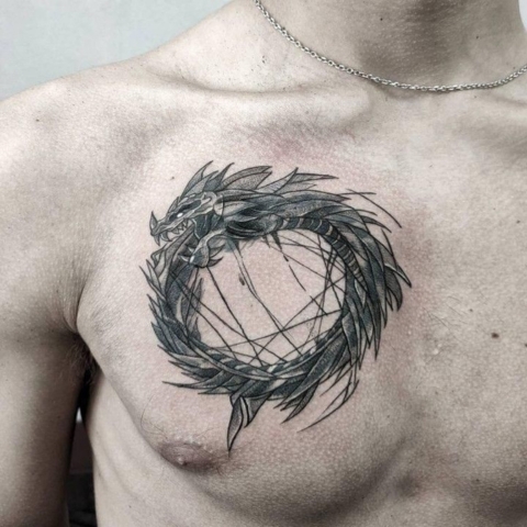 Tatouage Ouroboros torse