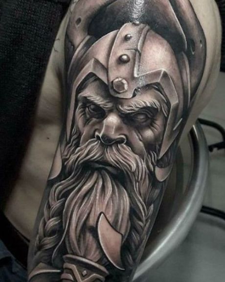 Tatouage guerrier viking bras