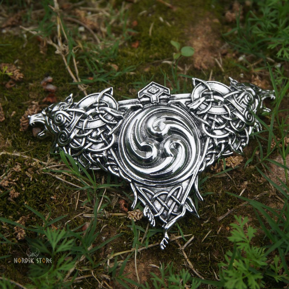 broche et fibule celtique Triskel des deux Loups, cadeau